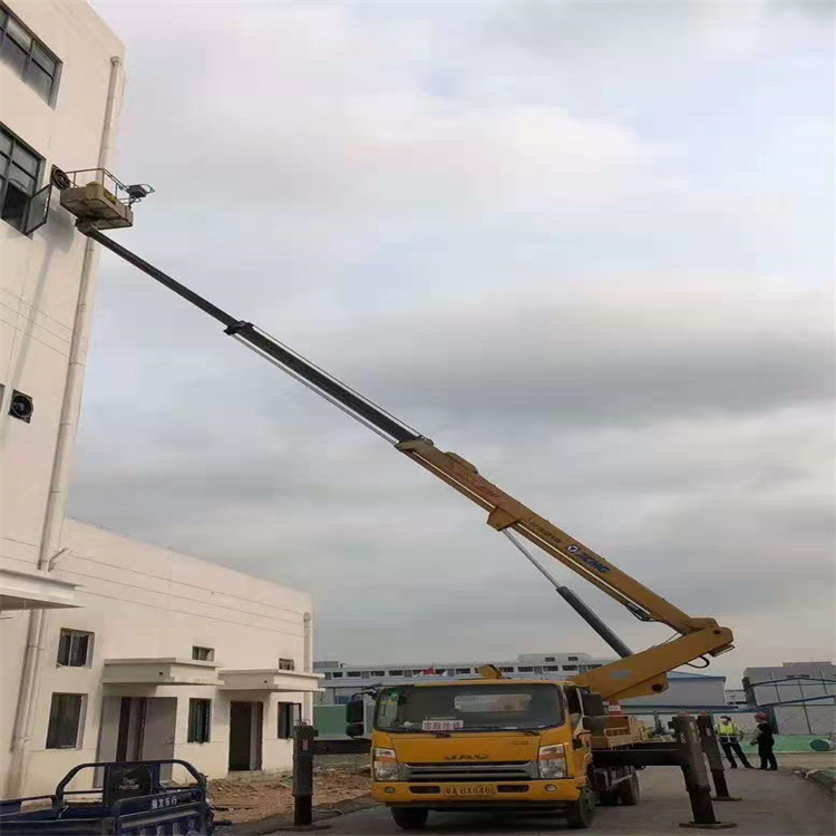 周矶管理区哪里有小型吊车出租的